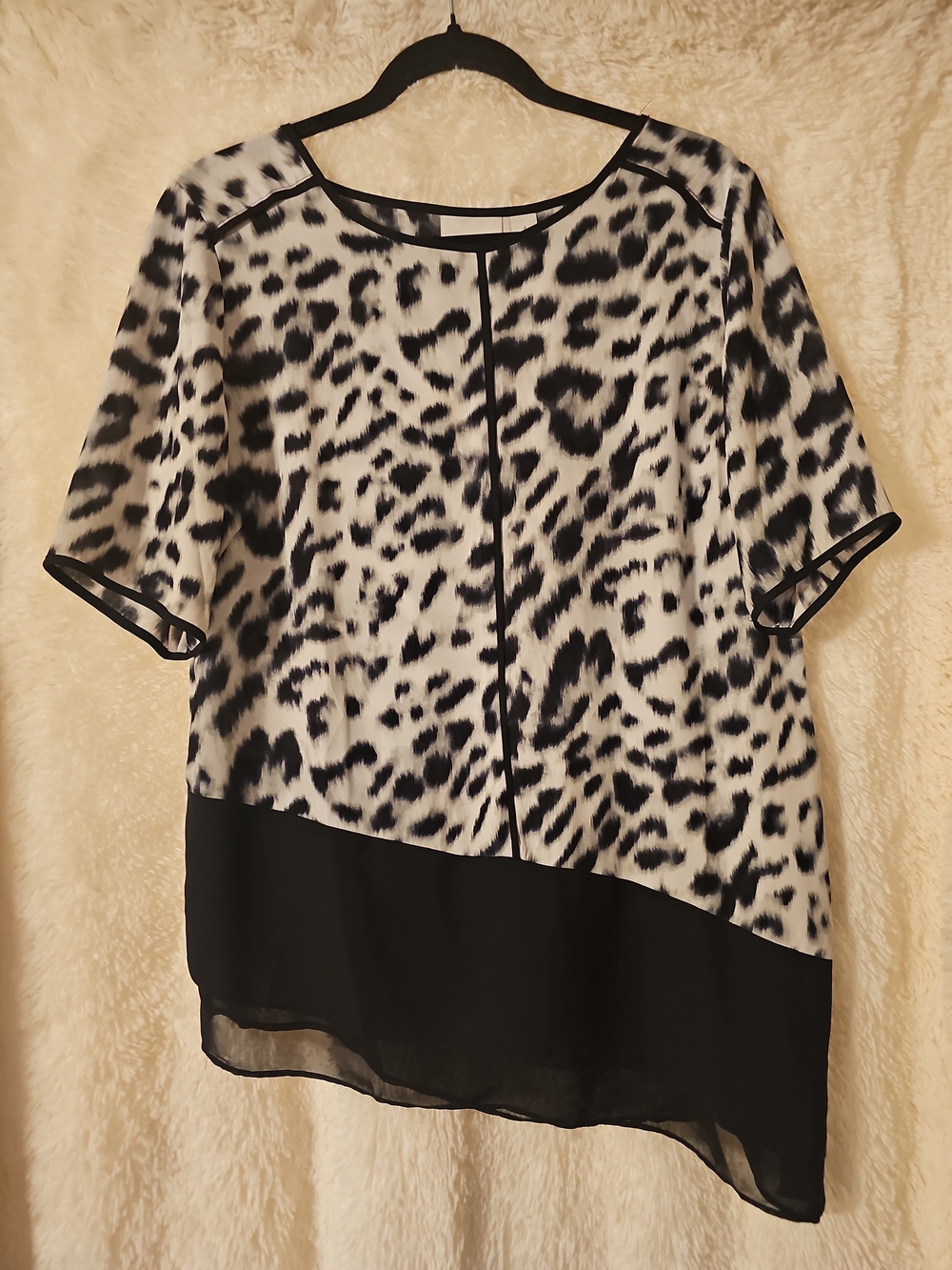 Chico's Black & White Animal Print Short Sleeve Blouse